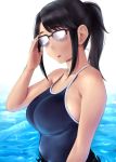  1girl adjusting_eyewear black_hair blue_swimsuit breasts commentary_request competition_school_swimsuit competition_swimsuit glasses highres houkago_teibou_nisshi large_breasts long_hair looking_at_viewer one-piece_swimsuit oono_makoto opaque_glasses parted_lips ponytail sidelocks solo swimsuit upper_body wa_(genryusui) water 