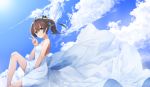  1girl ahoge alternate_costume bare_legs blue_eyes blue_sky blush breasts brown_hair cat_hair_ornament clouds cloudy_sky commentary day dress eyebrows_visible_through_hair grin hair_between_eyes hair_ornament hair_ribbon highres hololive knee_up long_dress looking_at_viewer medium_hair natsuiro_matsuri outdoors ribbon side_ponytail sitting sky sleeveless sleeveless_dress small_breasts smile solo sun thighs toto_(kuro_toto) v virtual_youtuber white_dress wind 