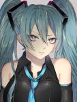  1girl angry aqua_eyes aqua_hair bare_shoulders black_shirt black_sleeves blue_neckwear commentary detached_sleeves grey_background hair_ornament hatsune_miku ikura_(user_uuyj7743) long_hair looking_at_viewer necktie parted_lips shirt sleeveless sleeveless_shirt solo twintails v-shaped_eyebrows vocaloid 