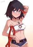    1girl :&lt; arm_behind_head arm_up bandeau belt black_hair blue_eyes blue_shorts blush bracelet breasts collarbone commentary cosplay cutoffs darahan english_commentary fate/apocrypha fate/grand_order fate_(series) jewelry kill_la_kill matoi_ryuuko micro_shorts midriff mordred_(fate) mordred_(fate)_(all) mordred_(fate)_(cosplay) multicolored_hair navel necklace pendant planted_weapon redhead scissor_blade shorts signature small_breasts solo spaghetti_strap streaked_hair symbol-shaped_pupils weapon white_background 
