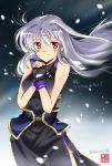  1girl artist_name black_dress black_gloves closed_mouth commentary_request cowboy_shot dated dress eyebrows_visible_through_hair fingerless_gloves gloves highres long_dress long_hair looking_at_viewer lyrical_nanoha mahou_shoujo_lyrical_nanoha mahou_shoujo_lyrical_nanoha_a&#039;s red_eyes reinforce san-pon side_slit signature silver_hair sleeveless sleeveless_dress smile snow solo standing translated waist_cape wind 