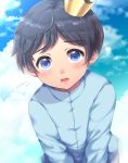  1boy :o black_hair blue_eyes blue_shirt blue_sky bojji child crown day looking_at_viewer male_focus mini_crown nanase_(cocoa) ousama_ranking outdoors shirt sky tilted_headwear upper_body 