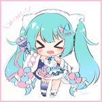  &gt;_&lt; 1girl aqua_hair bare_shoulders bell blue_legwear blush boots chibi closed_eyes detached_sleeves dress facing_viewer fang full_body fur-trimmed_boots fur-trimmed_dress fur-trimmed_sleeves fur_trim hairband hatsune_miku highres holding holding_bell long_hair magical_mirai_(vocaloid) open_mouth single_thighhigh skin_fang smile solo standing thigh-highs translated twintails very_long_hair vocaloid white_background white_dress wide_sleeves yukine 