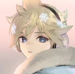  1boy blonde_hair coat commentary earmuffs from_behind fur-trimmed_coat fur_trim half-closed_eyes kagamine_len light_blue_eyes light_smile looking_at_viewer looking_back male_focus naoko_(naonocoto) parted_lips portrait short_ponytail snowflakes spiky_hair vocaloid 