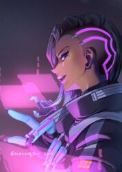  1girl asymmetrical_hair asymmetrical_legwear black_hair cyborg dark-skinned_female dark_skin eveningsky_som eyebrow_cut eyeshadow from_side highres holographic_interface jacket looking_at_viewer looking_down makeup mechanical_head mole mole_under_eye overwatch parted_lips purple_eyeshadow purple_hair purple_jacket purple_lips shaved_head sideways_glance simple_background solo sombra_(overwatch) straight_hair twitter_username violet_eyes 