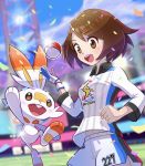  1girl bakumon26 bangs blurry blurry_background bob_cut brown_eyes brown_hair clenched_hand clouds collared_shirt commentary_request confetti day dynamax_band eyebrows_visible_through_hair eyelashes gen_8_pokemon gloria_(pokemon) gloves hand_up highres navel number open_mouth outline poke_ball poke_ball_(basic) pokemon pokemon_(creature) pokemon_(game) pokemon_swsh scorbunny shirt short_hair shorts side_slit side_slit_shorts single_glove sky smile stadium sun teeth tongue 