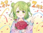 1girl :d anniversary bangs blush bouquet bow braid brown_background confetti double_bun eyebrows_visible_through_hair flower gradient gradient_background green_eyes green_hair hair_bow hand_up holding holding_bouquet hood hood_down hooded_jacket jacket long_sleeves looking_at_viewer meito_(maze) morinaka_kazaki nijisanji open_mouth pink_jacket purple_bow red_flower red_rose rose single_braid sleeves_past_wrists smile solo streamers swept_bangs translation_request upper_body v virtual_youtuber white_background 