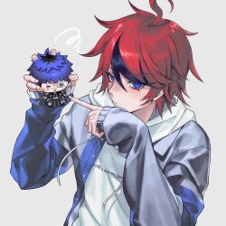  2boys ahoge black_hair black_hakama black_haori blue_eyes blue_hair blue_jacket blush_stickers bridge_piercing chibi chin_piercing chinese_commentary commentary_request drawstring earrings face_piercing facepaint grey_background grey_jacket grey_kimono hair_between_eyes hakama haori highres holding holding_knife holding_mini_person hood hood_down hoodie jacket jacket_over_hoodie japanese_clothes jewelry kimono knife long_sleeves male_focus mini_person miniboy mismatched_earrings multicolored_hair multicolored_jacket multiple_boys omokage_yugamu open_clothes open_jacket piercing print_eyepatch print_haori red_hair richost ring roots_(hair) short_hair simple_background single_blush_sticker sleeves_past_wrists squiggle streaked_hair sumino_takumi the_hundred_line_-last_defense_academy- two-tone_hair two-tone_jacket upper_body white_hoodie wide_sleeves 