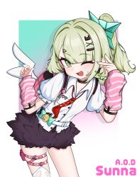  1girl absurdres arm_warmers bag beomulli blush commentary earrings green_eyes green_hair hair_ornament highres jewelry looking_at_viewer multiple_hair_clips musical_note_earrings necktie one_eye_closed open_mouth pink_arm_warmers red_necktie shirt simple_background skirt solo striped_arm_warmers sunna_(zenless_zone_zero) untranslatable_commentary v white_shirt white_wings winged_bag wings zenless_zone_zero 