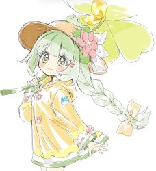  1girl :3 blush bow braid clover commentary_request dress flower flower_in_eye four-leaf_clover frog frog_hat_ornament frog_on_head green_eyes green_hair hair_bow hair_ornament hairclip hat hat_flower highres holding holding_clover humanization long_hair long_sleeves parallel_hairclips pink_flower raincoat simple_background solo symbol_in_eye trickcal ui_(trickcal) upper_body white_background yellow_raincoat yukiwo 