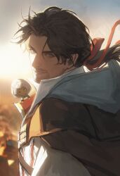 1boy absurdres assassin's_creed_(series) assassin's_creed_ii beard_stubble blue_eyes brown_cape brown_hair cape chibi chibi_inset chinese_commentary commentary_request ezio_auditore_da_firenze facial_hair from_side grin highres hood hood_down looking_at_viewer low_ponytail male_focus mature_male medium_hair mustache_stubble outdoors ponytail qishi_leitong shirt sidelighting smile stubble upper_body white_shirt 