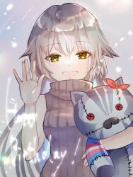  1girl :d \||/ adapted_costume charlotta_skopovskaya commentary_request eyelashes eyes_visible_through_hair grey_background grey_hair hair_between_eyes hand_up happy happy_birthday heaven_burns_red highres holding holding_stuffed_toy light_particles long_hair looking_at_viewer open_mouth rin_0101010 simple_background sleeveless sleeveless_sweater sleeveless_turtleneck smile solo stuffed_animal stuffed_cat stuffed_toy sweater turtleneck turtleneck_sweater upper_body very_long_hair waving yellow_eyes 
