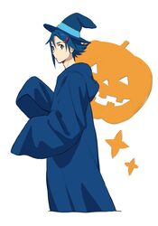  1boy blue_eyes blue_hair halloween hat hayate_immelmann highres jack-o&#039;-lantern looking_to_the_side macross macross_delta mosako oversized_clothes solo white_background wizard_hat 