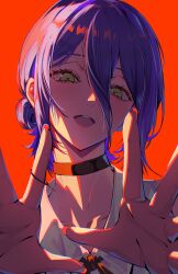  1girl absurdres black_choker black_ribbon chainsaw_man choker collared_shirt commentary green_eyes grenade_pin hair_between_eyes hair_bun highres kumo33 looking_at_viewer medium_hair neck_ribbon open_mouth outstretched_arms pink_lips purple_hair red_background reze_(chainsaw_man) ribbon shirt sleeveless sleeveless_shirt solo teeth untranslatable_commentary updo upper_body upper_teeth_only white_shirt 