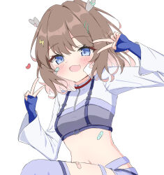  1girl absurdres antlers bandaid blue_eyes blue_jacket blue_sports_bra blush brown_hair commentary_request crop_top cropped_jacket deer_antlers double_v fingerless_gloves gloves hair_ornament heart heart_sticker highres horns jacket kano_(utaite) lightning_bolt_hair_ornament lightning_bolt_symbol open_mouth short_hair simple_background smile solo sports_bra sticker ultra-detailed upper_body v virtual_youtuber white_background white_jacket 