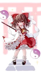  1girl absurdres aged_down ascot between_fingers black_shoes bow brown_hair chinese_commentary closed_mouth commentary_request detached_sleeves frilled_bow frilled_hair_tubes frilled_skirt frills full_body gohei hair_bow hair_tubes hakurei_reimu highres holding holding_gohei holding_ofuda long_hair looking_at_viewer nya_(pixiv_100585577) ofuda ofuda_between_fingers orb red_bow red_eyes red_skirt ribbon-trimmed_sleeves ribbon_trim shoes signature skirt skirt_set smile socks solo sparkle torii touhou white_socks yellow_ascot yin_yang yin_yang_orb 