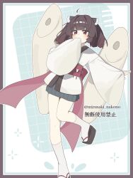  1girl ahoge border brown_border brown_hair commentary covering_own_mouth full_body geta grid_background headgear highres japanese_clothes kimono kiritanpo_(food) kneehighs leaning leg_up long_sleeves looking_at_viewer mizusaki_nakono obi outside_border oversized_food oversized_object pleated_skirt red_eyes sash short_hair skirt socks solo sparkle standing standing_on_one_leg touhoku_kiritan twintails voiceroid white_kimono wide_sleeves 