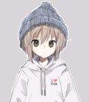  1girl beanie blue_headwear brown_hair closed_mouth clothes_writing english_text green_eyes grey_background grey_hoodie hat highres hood hood_down hoodie i_heart... looking_at_viewer nagato_yuki nanabuluku outline revision short_hair simple_background solo suzumiya_haruhi_no_yuuutsu upper_body white_outline 