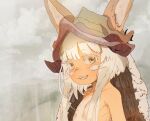  1other ambiguous_gender animal_ears bangs ears_through_headwear fang fur furry grey_background helmet highres hiranko horizontal_pupils long_hair made_in_abyss nanachi_(made_in_abyss) open_mouth rabbit_ears sidelocks simple_background solo upper_body whiskers white_hair 