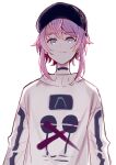  1girl bangs black_choker black_headwear blue_eyes choker closed_mouth eyebrows_visible_through_hair hair_between_eyes hat looking_at_viewer meito_(maze) nijisanji pink_hair shirt simple_background smile solo upper_body virtual_youtuber white_background white_shirt yuuhi_riri 