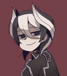  1girl black_eyes black_hair closed_mouth hair_between_eyes kare looking_at_viewer made_in_abyss medium_hair multicolored_hair ozen red_background simple_background smile solo two-tone_hair upper_body white_hair 