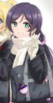  2girls ayase_eli bag bag_charm black_jacket blonde_hair blue_eyes blurry blurry_background bow charm_(object) commentary_request gloves green_eyes grin hand_up happy jacket long_hair long_sleeves looking_at_viewer love_live! love_live!_school_idol_project multiple_girls pink_bow ponytail purple_hair scarf scrunchie shibasaki_shouji shiny shiny_hair shoulder_bag simple_background smile solo_focus standing teeth tied_hair toujou_nozomi upper_body v white_background white_gloves white_scarf winter_clothes 