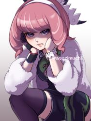  1girl bow bracelet breasts chimaki_(agozimuchi) collared_shirt commentary_request drill_hair drill_sidelocks dynamax_band eyeshadow flipped_hair fur_jacket hair_bow hairband head_rest highres jacket jewelry klara_(pokemon) makeup medium_breasts mole mole_under_mouth multicolored_thighhighs pink_eyeshadow pink_hair pink_lips pokemon pokemon_swsh print_shirt print_shorts shirt short_hair shorts side_slit side_slit_shorts sidelocks solo squatting teeth two-tone_shirt two-tone_shorts two-tone_thighhighs violet_eyes white_bow white_hairband 