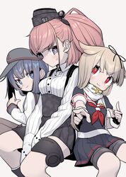  3girls :3 akatsuki_(kantai_collection) anchor_symbol atlanta_(kantai_collection) black_gloves black_headwear black_ribbon black_serafuku black_skirt blonde_hair blush brown_hair buttons eyebrows_visible_through_hair fingerless_gloves flat_cap garrison_cap gloves grey_background grey_eyes hair_between_eyes hair_flaps hair_ribbon hat high-waist_skirt kantai_collection long_hair long_sleeves monaka_ooji multiple_girls neckerchief pleated_skirt purple_hair red_eyes red_neckwear remodel_(kantai_collection) ribbon scarf school_uniform serafuku shirt short_sleeves simple_background skirt smile suspender_skirt suspenders two_side_up v-shaped_eyebrows violet_eyes white_gloves white_scarf white_shirt yuudachi_(kantai_collection) 