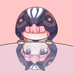  1girl absurdres blue_eyes blush brown_gloves closed_mouth commentary_request dress gloves hair_over_eyes highres hood hood_up kaf_(kamitsubaki_studio) kamitsubaki_studio long_hair pink_background pink_hair print_hood purple_hood red_pupils reflection s4n smile solo virtual_youtuber white_dress yellow_pupils 