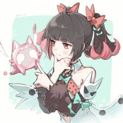  1girl ahoge black_hair bow colored_inner_hair commentary_request detached_sleeves green_background hair_bow hand_on_own_chin highres multicolored_hair nangong_yu pink_hair poking red_eyes smile stroking_own_chin twintails twitter_username white_wings wings xeitlfrycz64403 zenless_zone_zero 