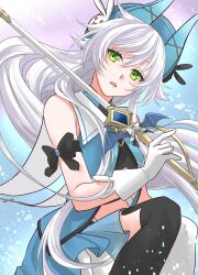  1girl absurdres altina_orion arm_bow badge bare_shoulders beret black_bow black_thighhighs blue_background blue_dress blue_hat bow button_badge commentary_request detached_collar dress eiyuu_densetsu floating_hair gloves green_eyes hair_between_eyes hajimari_no_kiseki hat hat_ornament highres holding holding_wand long_hair looking_at_viewer open_mouth puritan_collar runrui_kaku solo thigh-highs two-tone_background upper_body very_long_hair wand white_gloves white_hair white_thighhighs 