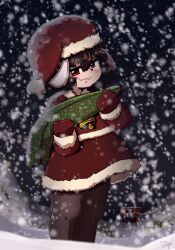  1girl :3 absurdres animal_ears bell black_pantyhose blush blush_stickers closed_mouth gloves hat highres inaba_tewi looking_at_viewer night outdoors pantyhose rabbit_ears rabbit_girl red_eyes red_gloves riiya_(riiya932) santa_costume santa_hat smile snowing solo touhou 