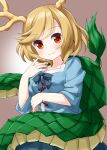  1girl arm_under_breasts bangs blonde_hair blue_bow blue_shirt bow closed_mouth cowboy_shot dragon_horns dragon_tail dress eyebrows_visible_through_hair green_skirt green_tail grey_background highres horns kicchou_yachie long_sleeves looking_at_viewer pleated_skirt red_eyes ruu_(tksymkw) shirt short_hair simple_background skirt smile solo standing tail touhou turtle_shell 