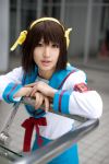  armband cosplay hair_ribbons hairband photo sailor_uniform saya school_uniform suzumiya_haruhi suzumiya_haruhi_no_yuuutsu 