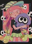  1girl artist_name bangs baseball_cap black_border black_shirt blunt_bangs blush border chromatic_aberration commentary_request drooling eye_focus female_child fish flat_chest gradient_hair green_eyes green_hair green_headwear green_skirt hair_tie hands_up harmony&#039;s_clownfish_(splatoon) harmony_(splatoon) hat highres holding_cushion inkling long_hair looking_at_viewer miniskirt mouth_drool multicolored_hair nose_blush open_mouth outside_border pibacocoa pink_hair pleated_skirt red_background red_pupils shiny shiny_hair shirt short_sleeves signature skirt solo_focus splatoon_(series) splatoon_3 standing star_(symbol) striped striped_headwear tentacle_hair tentacles twintails two-tone_hair very_long_hair 