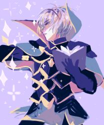  1boy 5hehzada armor black_armor book closed_mouth fire_emblem fire_emblem_fates gold_armor highres holding holding_book leo_(fire_emblem_fates) looking_to_the_side open_book purple_background red_eyes simple_background sparkle two-tone_armor upper_body 