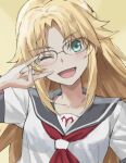  1girl bangs blush breasts fate/apocrypha fate_(series) green_eyes highres long_hair looking_at_viewer mordred_(fate) mordred_(fate)_(all) neckerchief open_mouth parted_bangs sailor_collar school_uniform serafuku shirt sidelocks small_breasts smile tonee white_shirt 