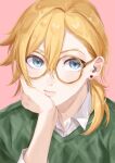  1boy close-up collared_shirt earrings glasses green_sweater hair_behind_ear hand_on_own_face highres jewelry looking_to_the_side male_focus naruse_naru nijisanji odoro_(odorono_v) pink_background ponytail round_eyewear shirt solo sweater virtual_youtuber white_shirt 