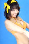  cosplay hair_ribbons matsunaga_ayaka photo side-tie_bikini suzumiya_haruhi suzumiya_haruhi_no_yuuutsu 