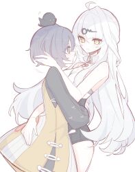  2girls absurdres ahoge animal_on_head bare_shoulders belle_(delicate_sunlight)_(zenless_zone_zero) belle_(zenless_zone_zero) bird bird_on_head green_eyes hair_ornament hairclip highres long_hair multiple_girls official_alternate_costume on_head short_hair very_long_hair white_background white_hair yellow_eyes yixuan_(zenless_zone_zero) yuri zenless_zone_zero zzzii0 