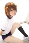  cosplay gym_uniform hair_ribbons photo sakuramochi_mako socks suzumiya_haruhi suzumiya_haruhi_no_yuuutsu 