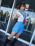  armband cosplay hair_ribbons kneehighs photo sailor_uniform school_uniform suzumiya_haruhi suzumiya_haruhi_no_yuuutsu torai_aki 
