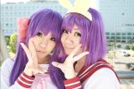  cosplay hair_bow hair_bows hair_ribbons hiiragi_kagami hiiragi_tsukasa kanazaki_shino lucky_star photo purple_hair rindou_sana sailor_uniform school_uniform twintails 