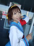  armband cosplay hair_ribbons photo sailor_uniform school_uniform suzumiya_haruhi suzumiya_haruhi_no_yuuutsu torai_aki 