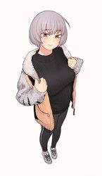  1girl bangs black_pants black_sweater blush breasts brown_jacket commentary_request eyebrows_visible_through_hair full_body fur-trimmed_jacket fur_trim girls_frontline highres jacket large_breasts long_sleeves looking_at_viewer open_clothes open_jacket pants red_eyes short_hair silver_hair simple_background sleeves_past_wrists smile snake solo standing striped striped_pants sweater thomas_hewitt thompson_(girls_frontline) two-tone_jacket unzipped white_background white_footwear white_jacket zipper_pull_tab 