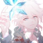  1boy bangs blurry closed_mouth collarbone dangan_ronpa_(series) dangan_ronpa_2:_goodbye_despair depth_of_field face green_jacket grey_eyes hair_between_eyes hand_up highres hood hooded_jacket jacket komaeda_nagito light_smile looking_at_viewer messy_hair nanairoda_n_go prism solo star_(symbol) white_hair 