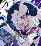  1boy bangs black_hair commentary cropped_jacket eyeshadow gloves green_eyes gym_leader holding jacket long_hair makeup male_focus microphone multicolored_hair open_mouth piers_(pokemon) pokemon pokemon_(game) pokemon_swsh solo teeth tongue tpi_ri two-tone_hair white_hair white_jacket 