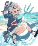  1girl :d animal_costume animal_hood bangs beach bloop_(gawr_gura) blue_eyes blue_hair blue_hoodie blunt_bangs eyebrows_visible_through_hair fish_tail full_body gawr_gura hair_ornament highres holding holding_weapon hololive hololive_english hood hoodie long_sleeves looking_at_viewer medium_hair multicolored_hair ocean open_mouth polearm shark_costume shark_girl shark_hair_ornament shark_hood shark_tail sharp_teeth shoes shore silver_hair sleeves_past_wrists smile sneakers solo streaked_hair tail teeth trident two_side_up uchako upper_teeth v-shaped_eyebrows virtual_youtuber weapon white_footwear wide_sleeves 