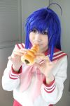  ahoge blue_hair chocolate_cornet cosplay izumi_konata kochou_ran lucky_star photo sailor_uniform school_uniform 