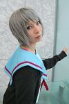  ari_(model) cardigan cosplay nagato_yuki photo sailor_uniform school_uniform silver_hair suzumiya_haruhi_no_yuuutsu 